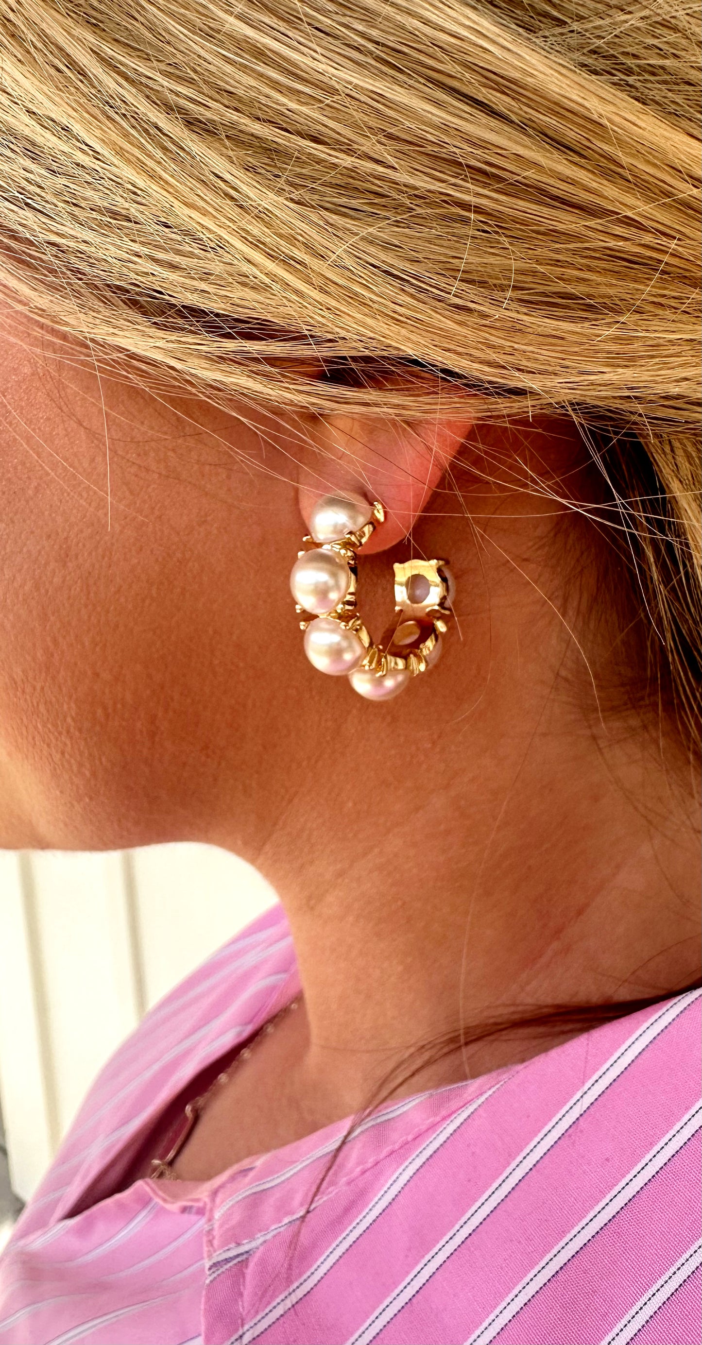 Paved Round Pearl Hoops