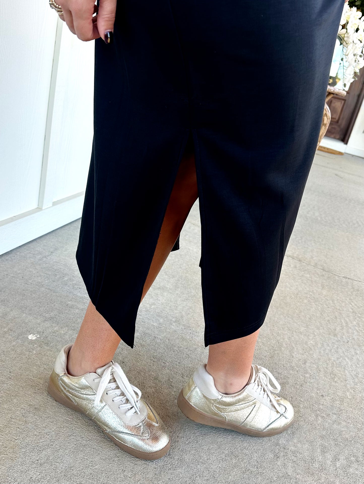 Black Short Sleeve Midi